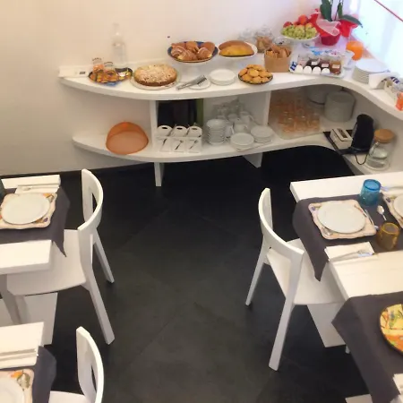 Via Roma 25 Bed & Breakfast